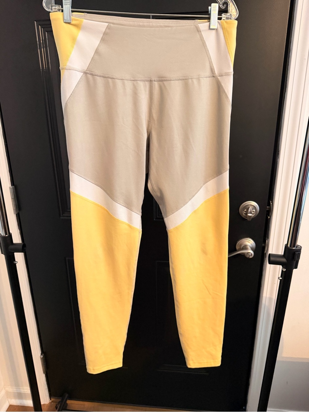 Old Navy Colorblock High-Waist Leggings in Yellow and Light Gray
